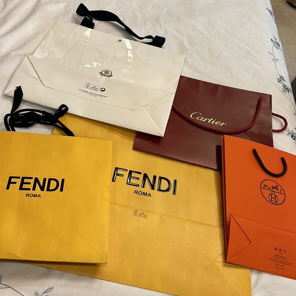 Multiple empty shopping bags - Picture 2 of 2